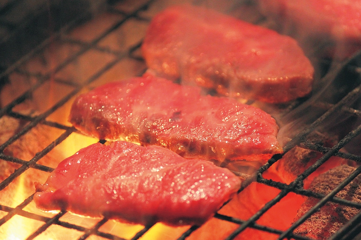 黒毛和牛と短角牛の食べ比べセット