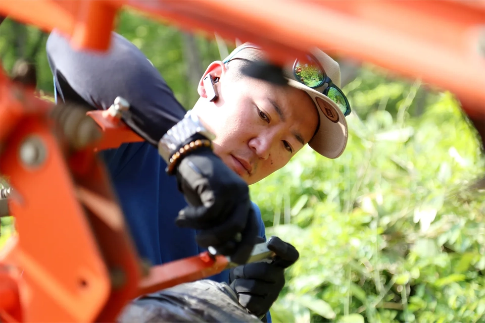 與羽敬央さん