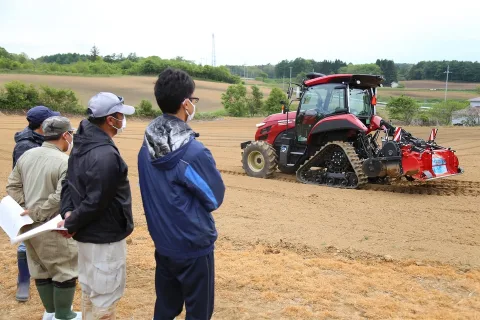 レタス産地を後世に　若手主体の現地講習会