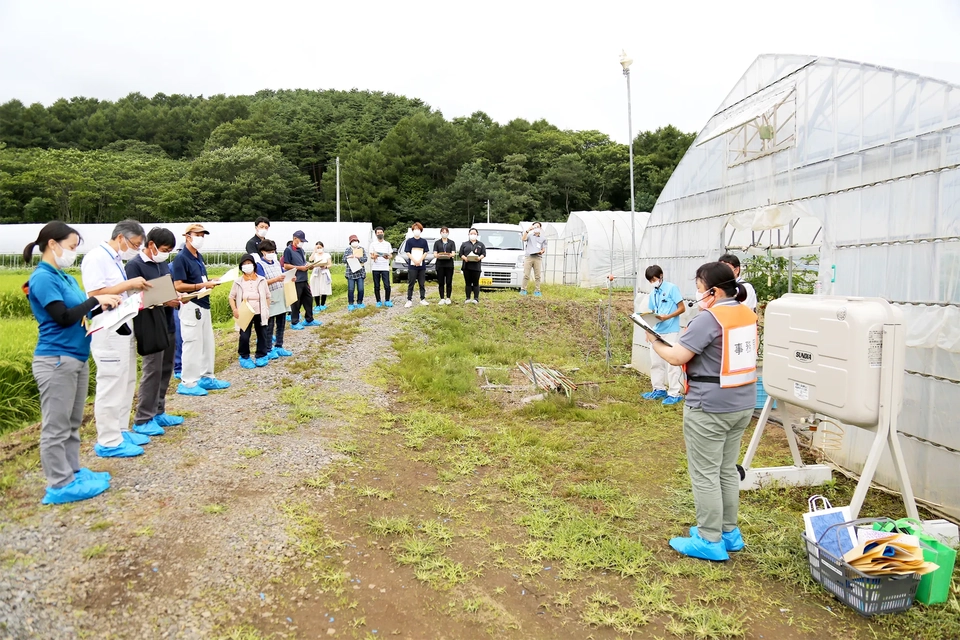 八幡平市での現地視察研修の様子写真