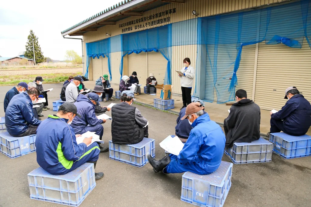 ホウレンソウの目揃い会の様子写真