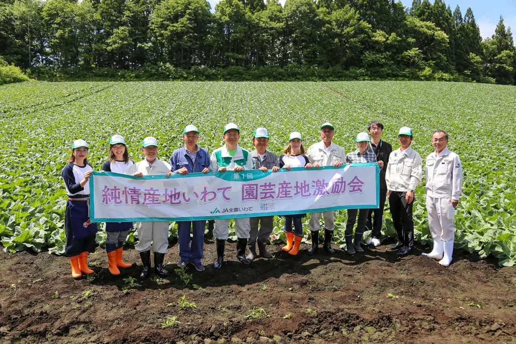 夏秋野菜生産現場視察の様子写真