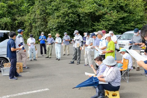 銀河のしずく現地指導会　<br>刈り遅れに注意を呼びかけ