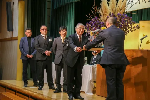 適正品種の作付け強化　花き１５億円めざす　<br>八幡平花き振興大会