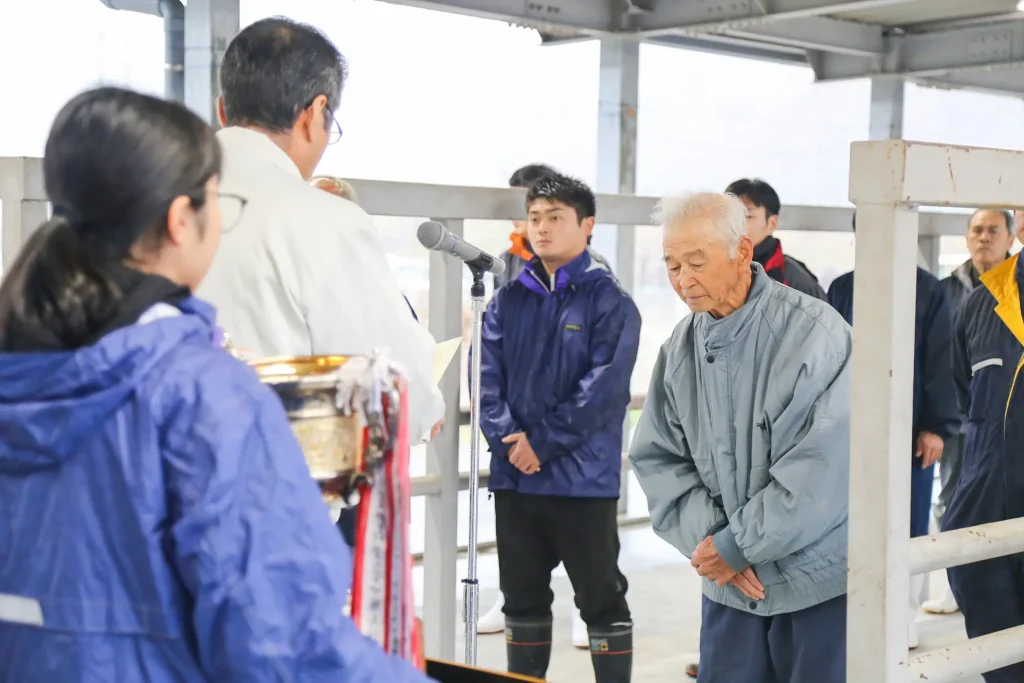 第２８回宮古地方黒毛和種共進会で名誉賞を受賞した田沢さん