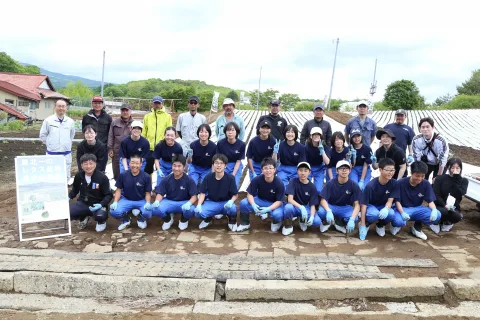 奥中山高原レタスの生産から販売を体験　<br>地域の「宝」理解深める