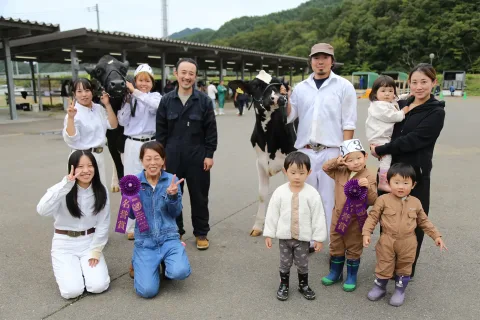 山崎さん、山屋さんチャンピオンに　<br>岩手県沿岸ホルスタイン共進会