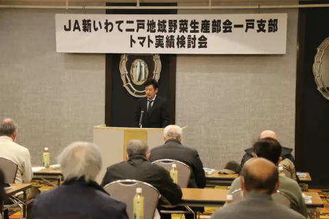 トマト販売１８％増　<br>抑制栽培で秋出荷増