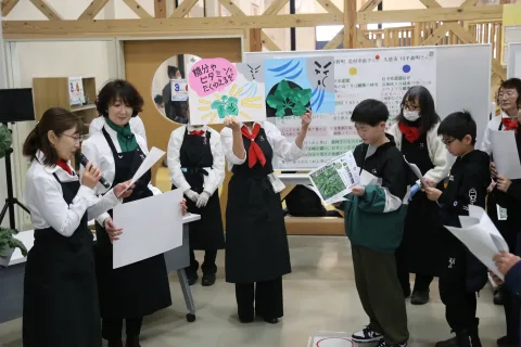 寒じめほうれんそう試食でＰＲ　<br>道の駅で寒じめほうれんそうフェスティバル