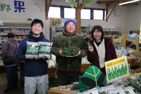 旬の寒じめほうれんそうＰＲ　<br>ＪＡ新いわて直売所